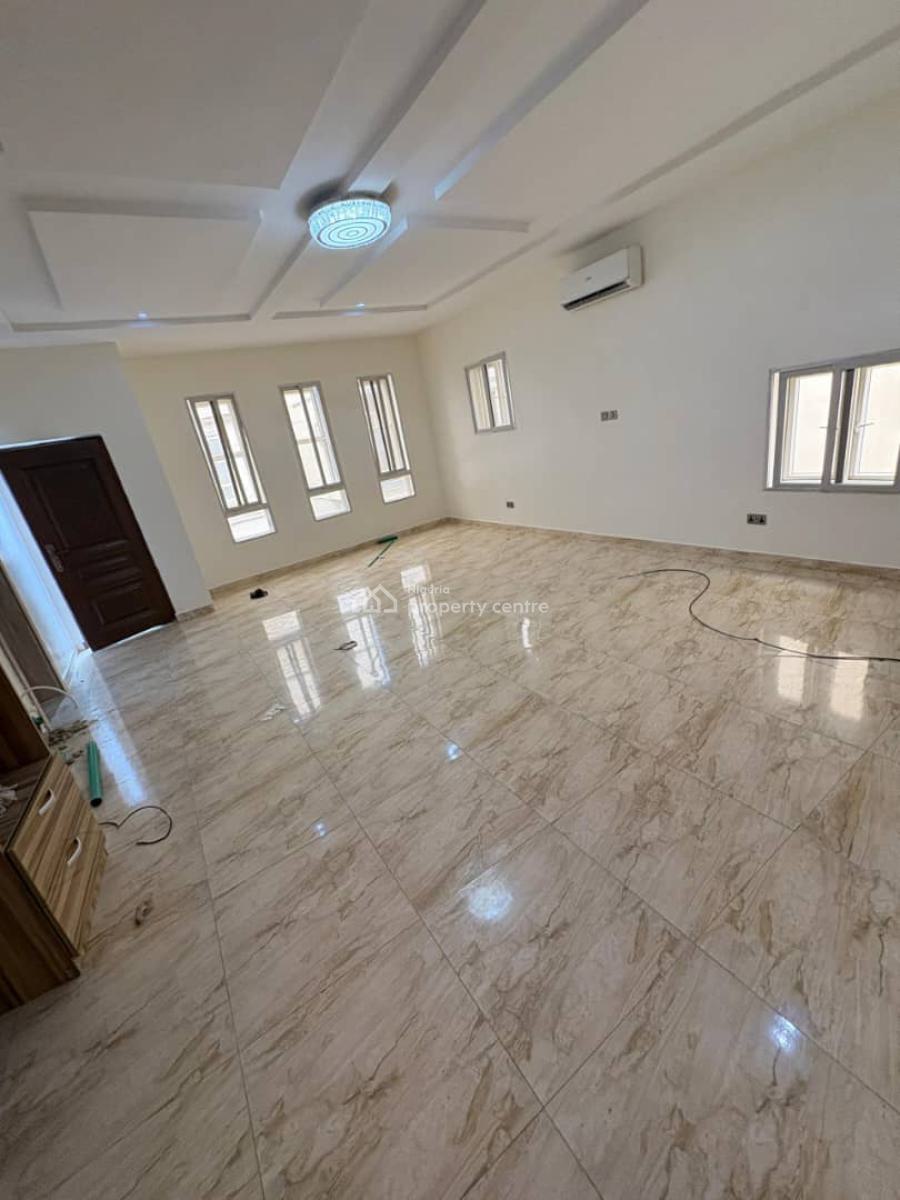 Over Spacious Luxury Standard Masters Bedroom with Kitchen, Orchid Road, Lekki, Lagos, Flat / Apartment for Rent