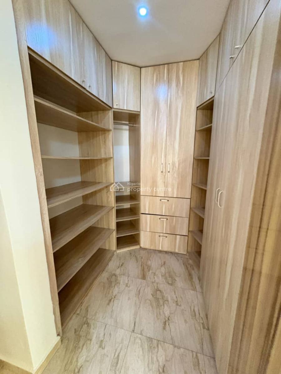 Over Spacious Luxury Standard Masters Bedroom with Kitchen, Orchid Road, Lekki, Lagos, Flat / Apartment for Rent
