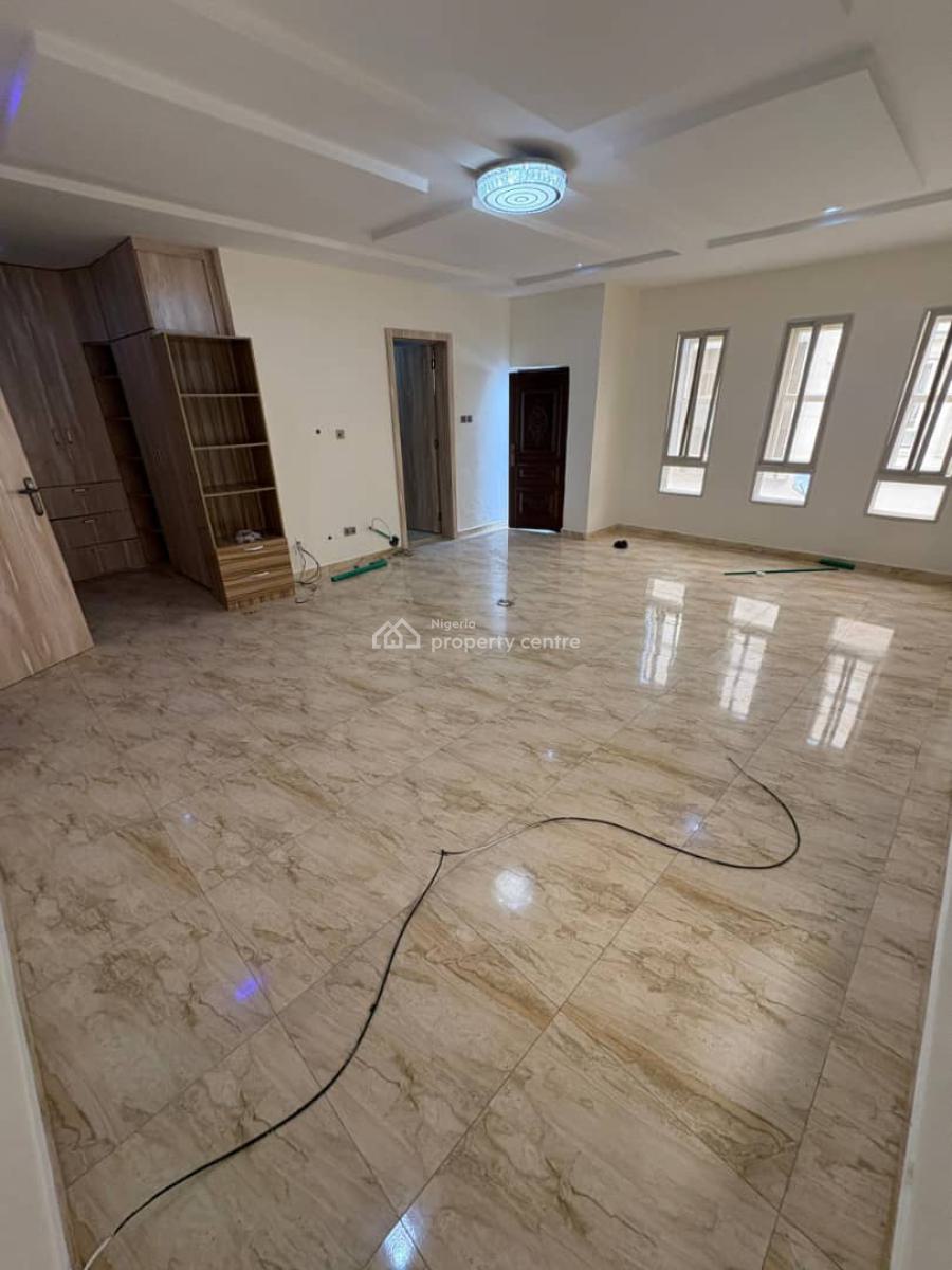 Over Spacious Luxury Standard Masters Bedroom with Kitchen, Orchid Road, Lekki, Lagos, Flat / Apartment for Rent