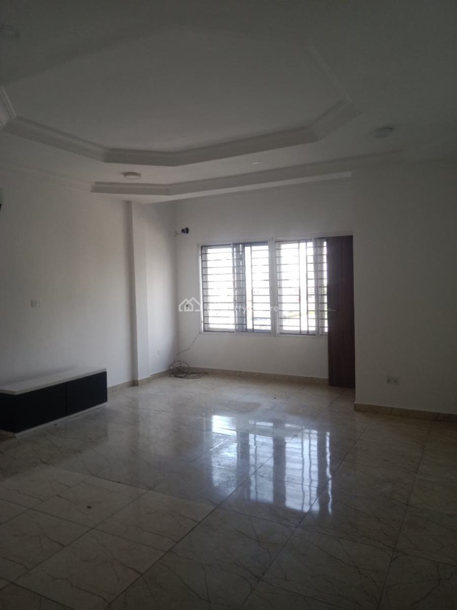 Service 3 Bedroom Flat ( Upstair ), Lekki Right, Lekki, Lagos, Flat / Apartment for Rent