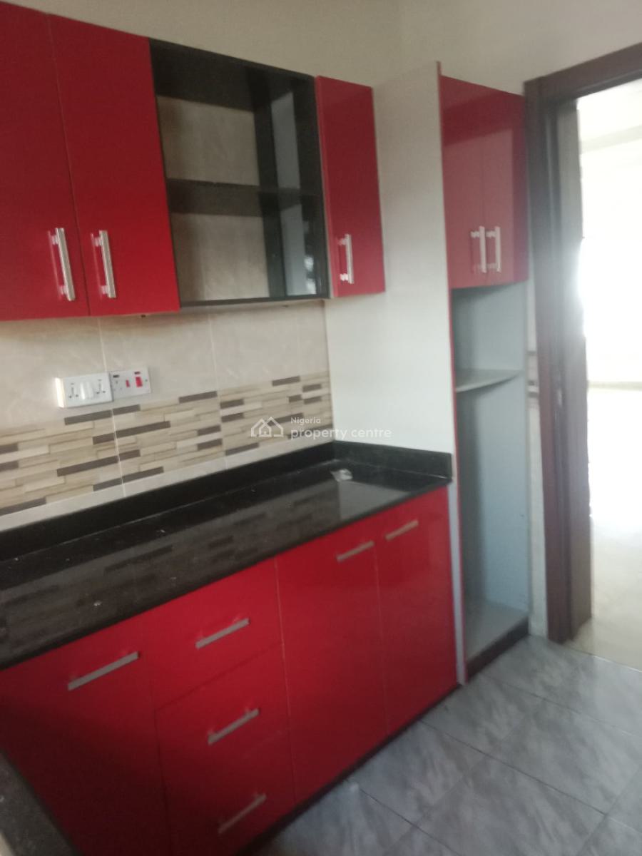 Service 3 Bedroom Flat ( Upstair ), Lekki Right, Lekki, Lagos, Flat / Apartment for Rent