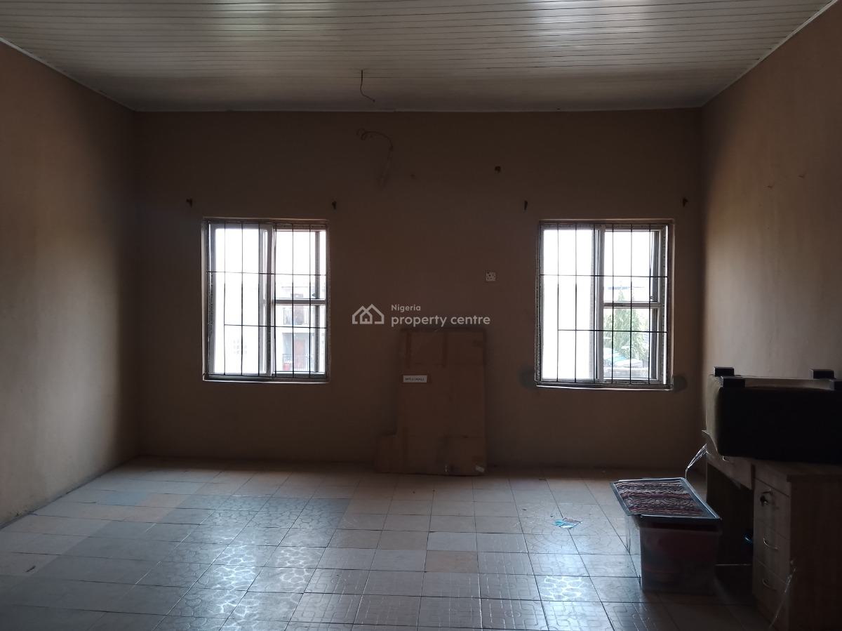 a Room in 3 Bedroom Flat (shared Apartment), Anamco Bustop, Sangotedo Ajah, Sangotedo, Ajah, Lagos, Self Contain (single Rooms) for Rent