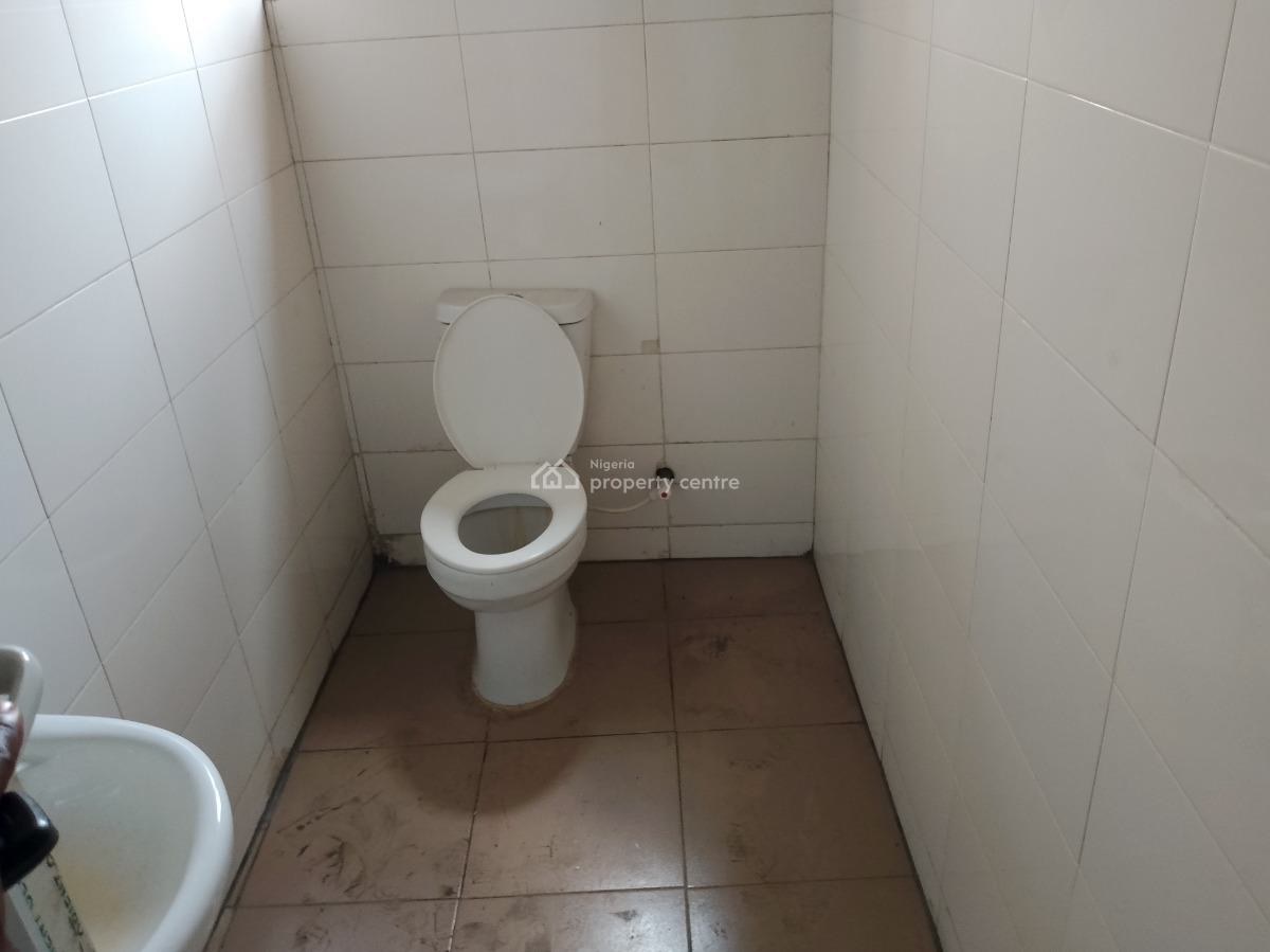 a Room in 3 Bedroom Flat (shared Apartment), Anamco Bustop, Sangotedo Ajah, Sangotedo, Ajah, Lagos, Self Contain (single Rooms) for Rent
