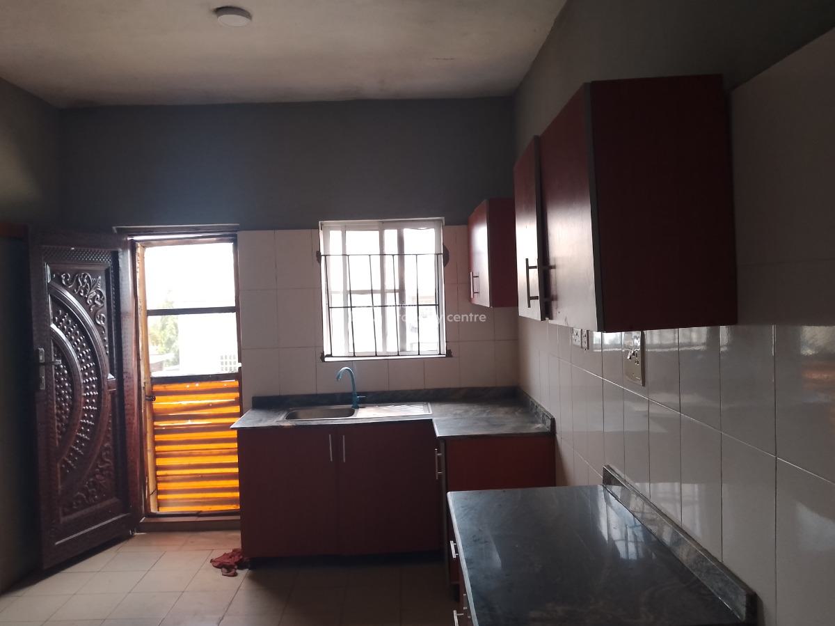 a Room in 3 Bedroom Flat (shared Apartment), Anamco Bustop, Sangotedo Ajah, Sangotedo, Ajah, Lagos, Self Contain (single Rooms) for Rent