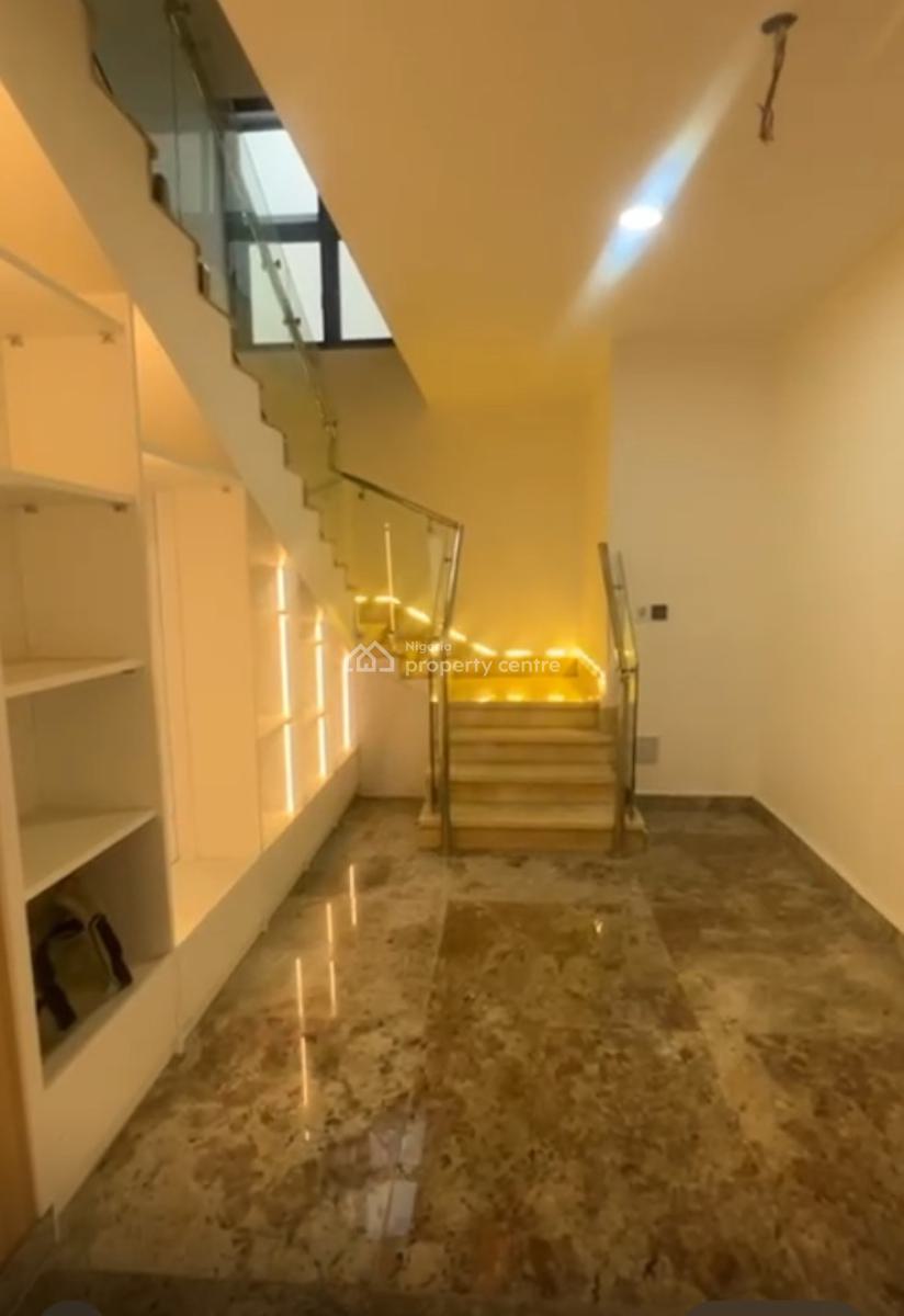 Well Finished 4 Bedroom Semi-detached Duplex with Bq, Guzape District, Abuja, Semi-detached Duplex for Sale