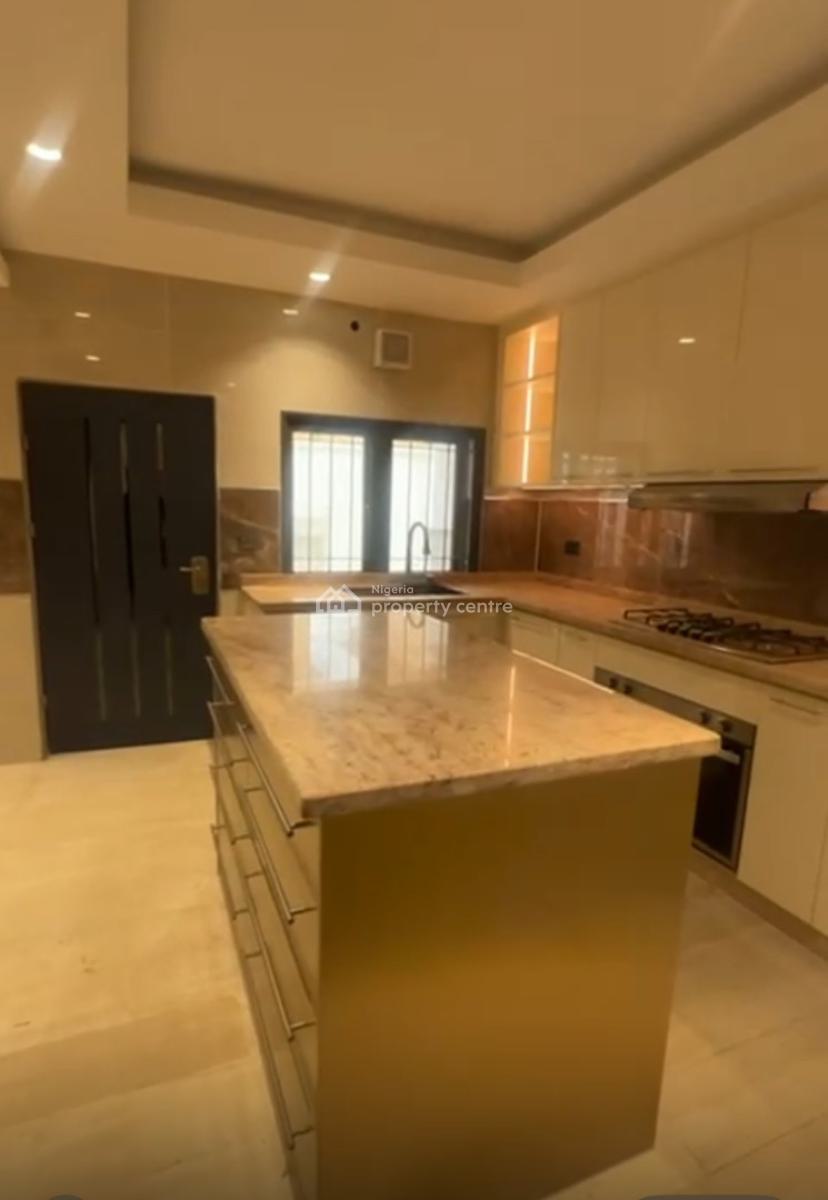 Well Finished 4 Bedroom Semi-detached Duplex with Bq, Guzape District, Abuja, Semi-detached Duplex for Sale