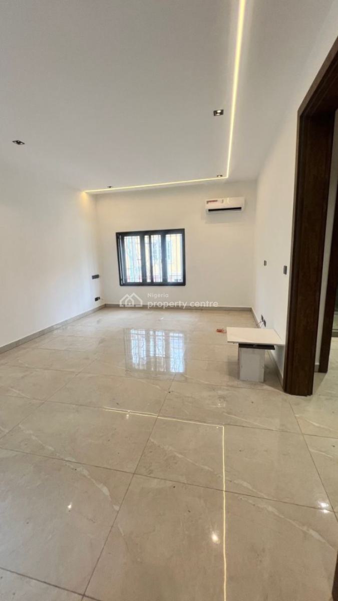 Well Finished 4 Bedroom Semi-detached Duplex with Bq, Guzape District, Abuja, Semi-detached Duplex for Sale