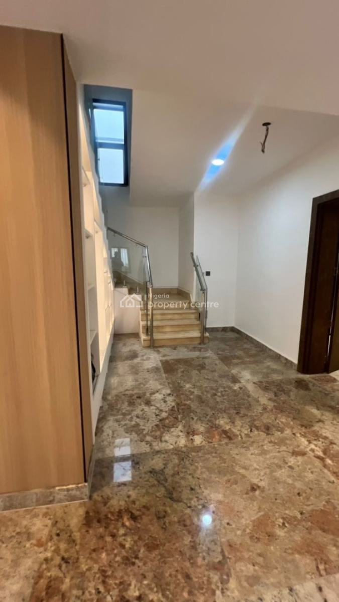Well Finished 4 Bedroom Semi-detached Duplex with Bq, Guzape District, Abuja, Semi-detached Duplex for Sale