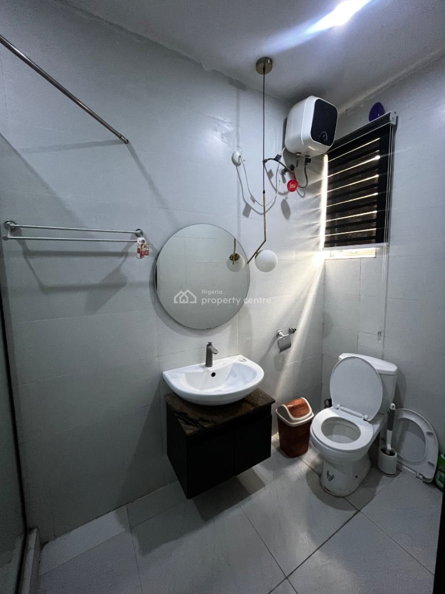 Spacious 2 Bedroom Flat Comes with a Swimming Pool, Ikate, Ikate Elegushi, Lekki, Lagos, Flat / Apartment for Sale