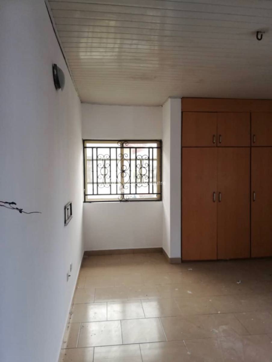 Well Maintained 3bedroom Flat Available, Sangotedo Ajah, Sangotedo, Ajah, Lagos, Flat / Apartment for Rent