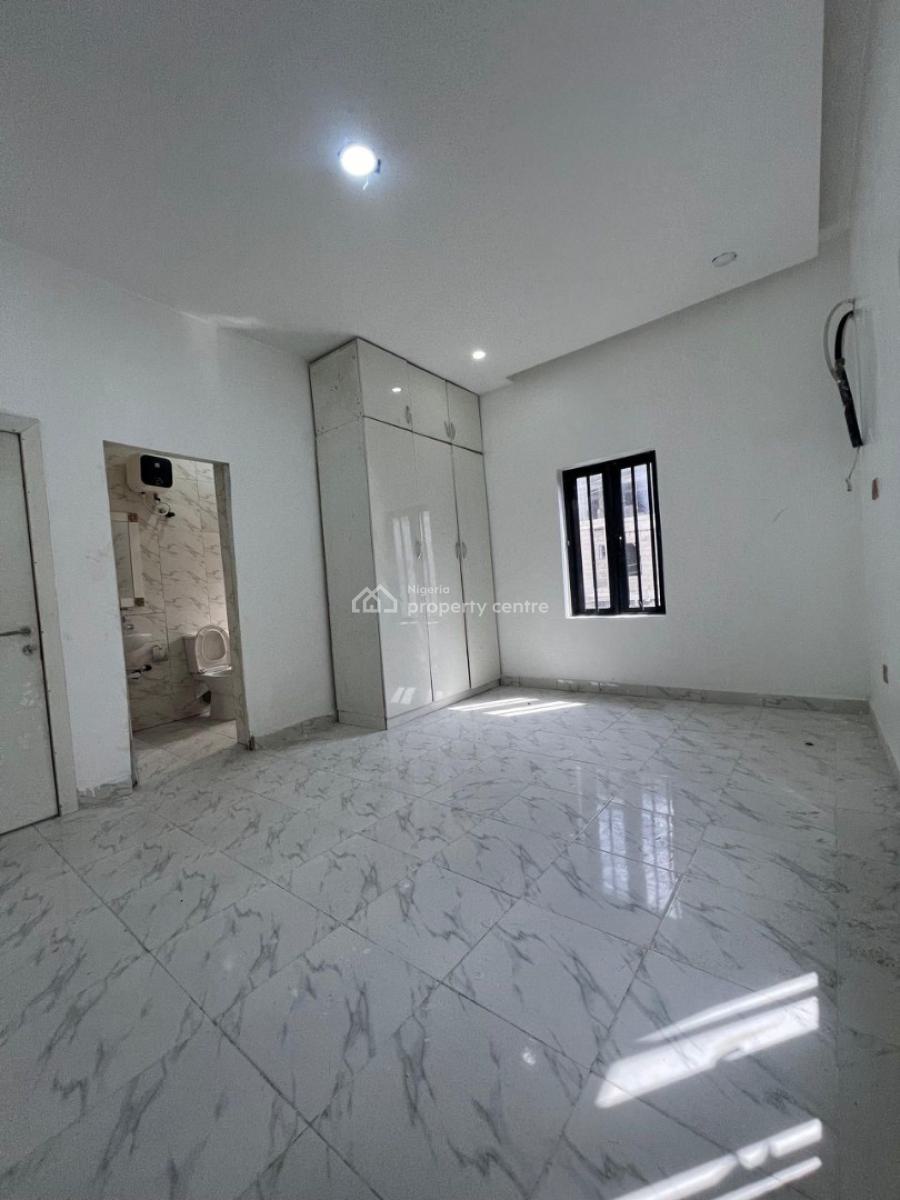Spacious 2brm Apartment, Ilasan Ikate Lekki, Lekki, Lagos, Flat / Apartment for Rent