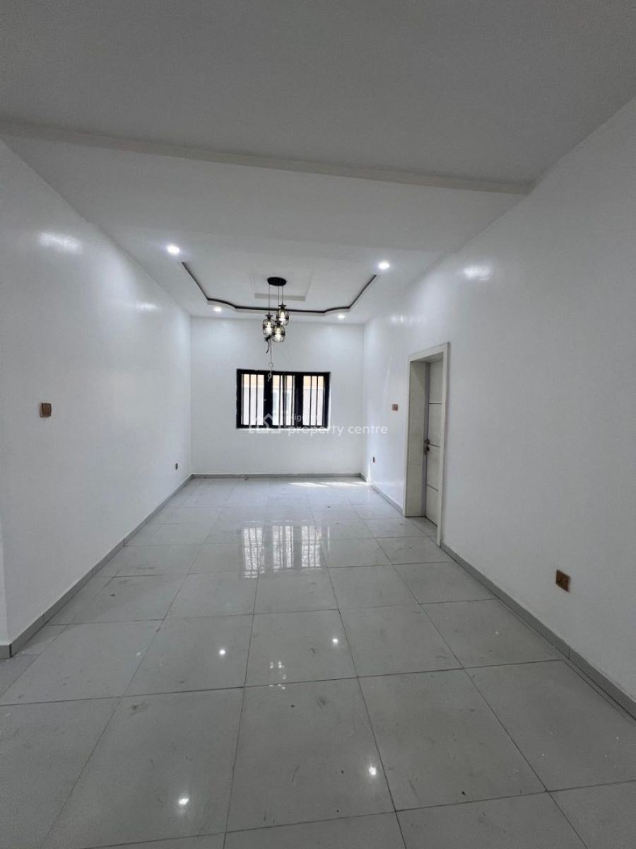 Spacious 2brm Apartment, Ilasan Ikate Lekki, Lekki, Lagos, Flat / Apartment for Rent