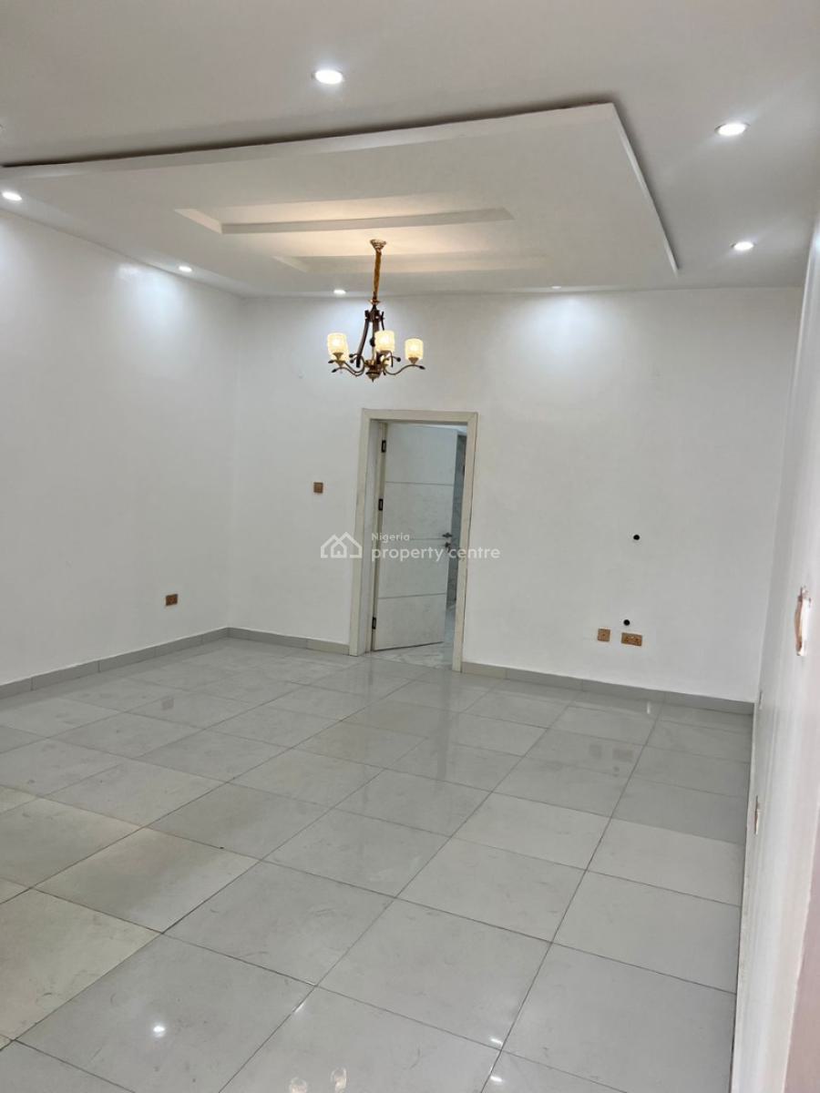 Spacious 2brm Apartment, Ilasan Ikate Lekki, Lekki, Lagos, Flat / Apartment for Rent