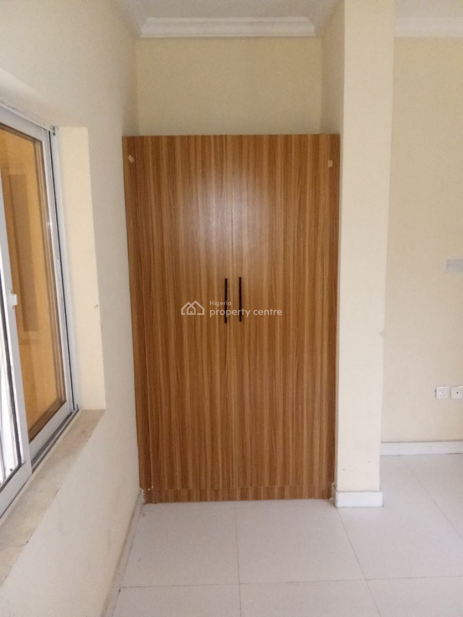 Spacious Single Room in an Estate, Lekki, Lagos, Flat / Apartment for Rent