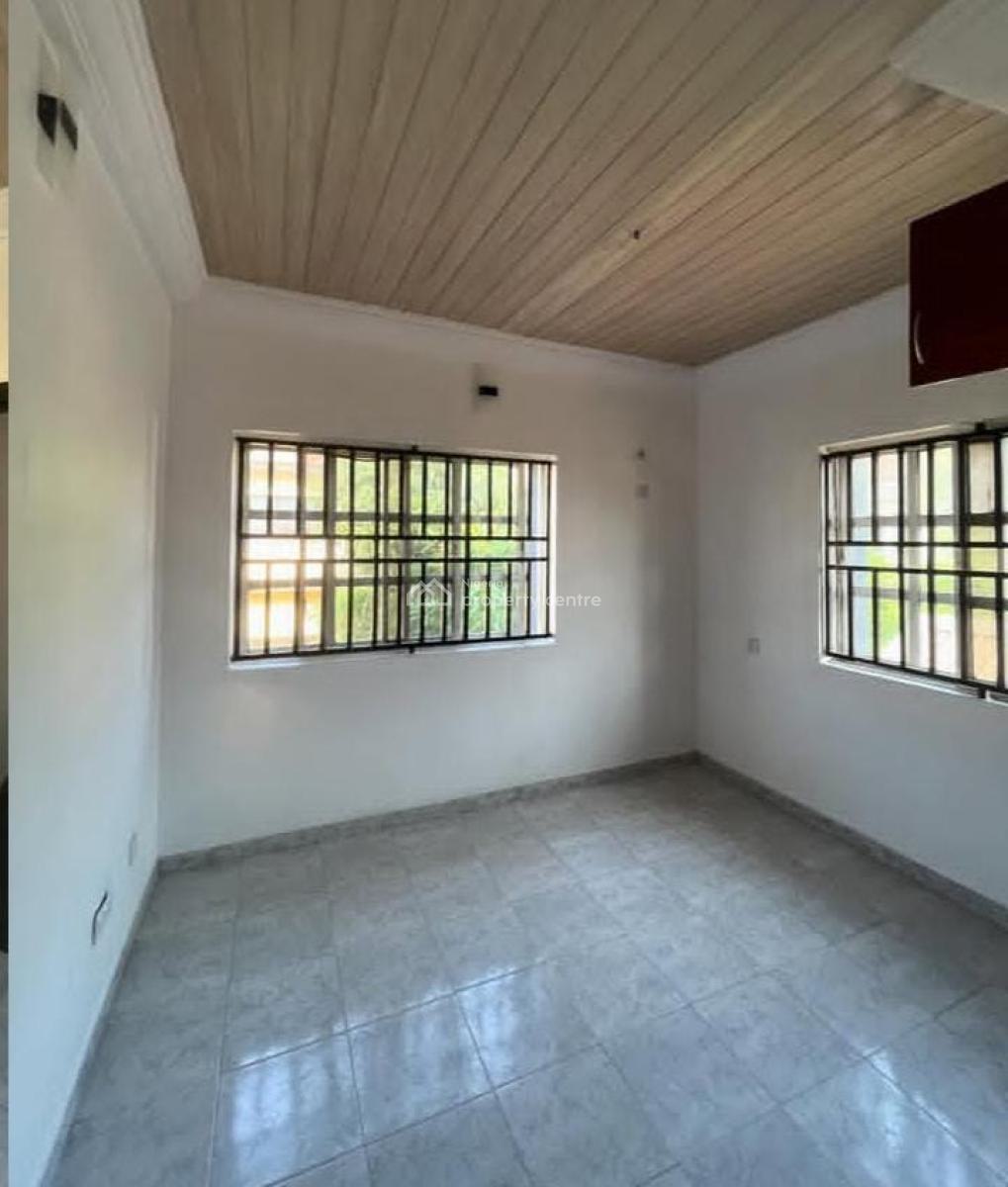 Specious 3bedroom Flat, Lekki Phase 1, Lekki, Lagos, Commercial Property for Rent