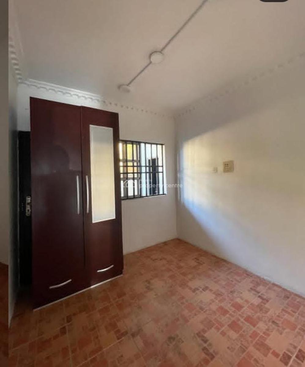 Specious 3bedroom Flat, Lekki Phase 1, Lekki, Lagos, Commercial Property for Rent