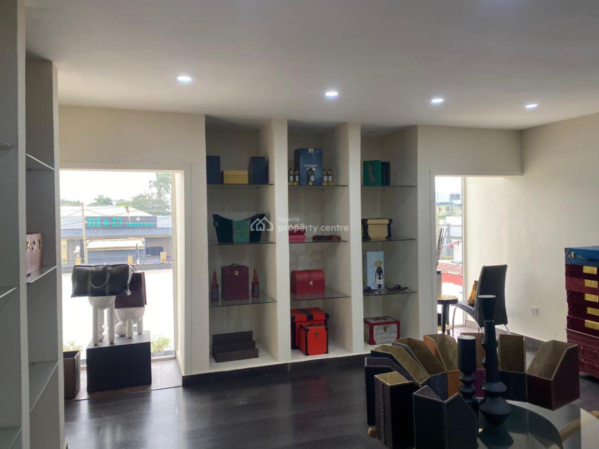 300sqm Shown Room on Major Road Ikeja Gra Lagos, Ikeja Gra, Ikeja, Lagos, Shop for Rent