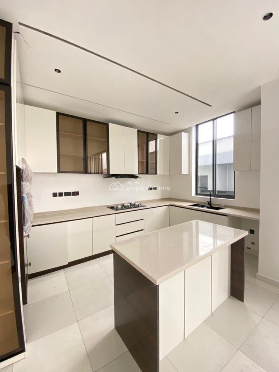 Modern 2 Bedroom Apartment, Lekki Phase 1, Lekki, Lagos, Flat / Apartment for Sale