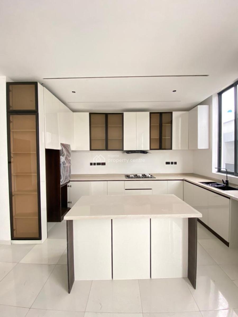 Modern 2 Bedroom Apartment, Lekki Phase 1, Lekki, Lagos, Flat / Apartment for Sale