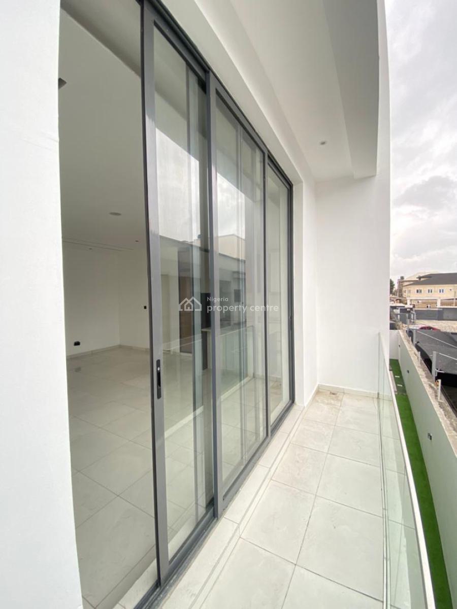 Modern 2 Bedroom Apartment, Lekki Phase 1, Lekki, Lagos, Flat / Apartment for Sale