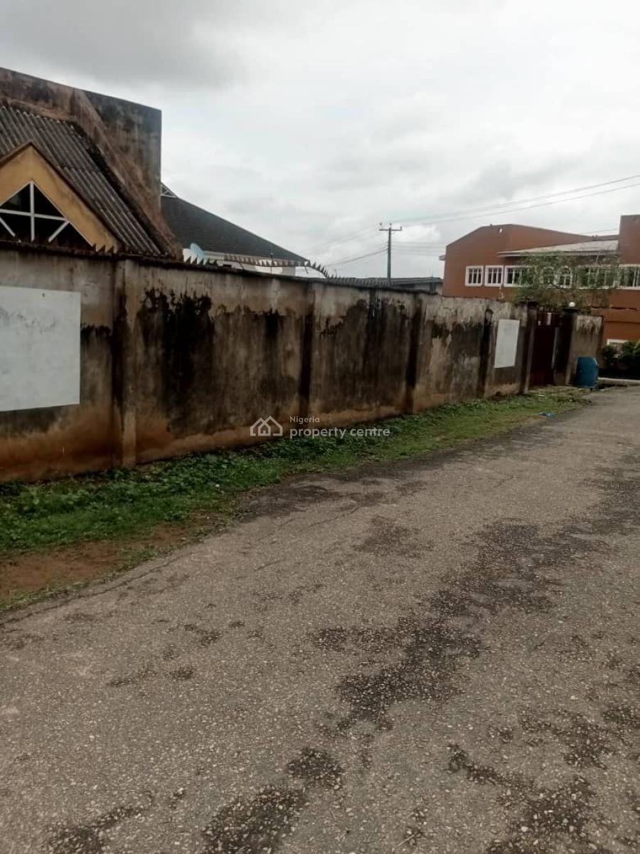 Property on About 1,000sm Land, New Bodija Estate, Ibadan, Oyo, Detached Duplex for Sale