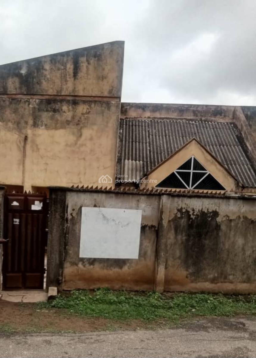 Property on About 1,000sm Land, New Bodija Estate, Ibadan, Oyo, Detached Duplex for Sale