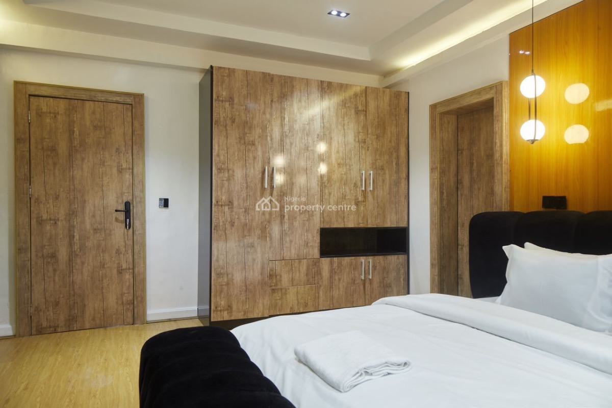 My Beautiful 🥰 and Luxurious 2bedroom  with a  *rooftop Pool  ‍️, Ikoyi, Lagos, House Short Let