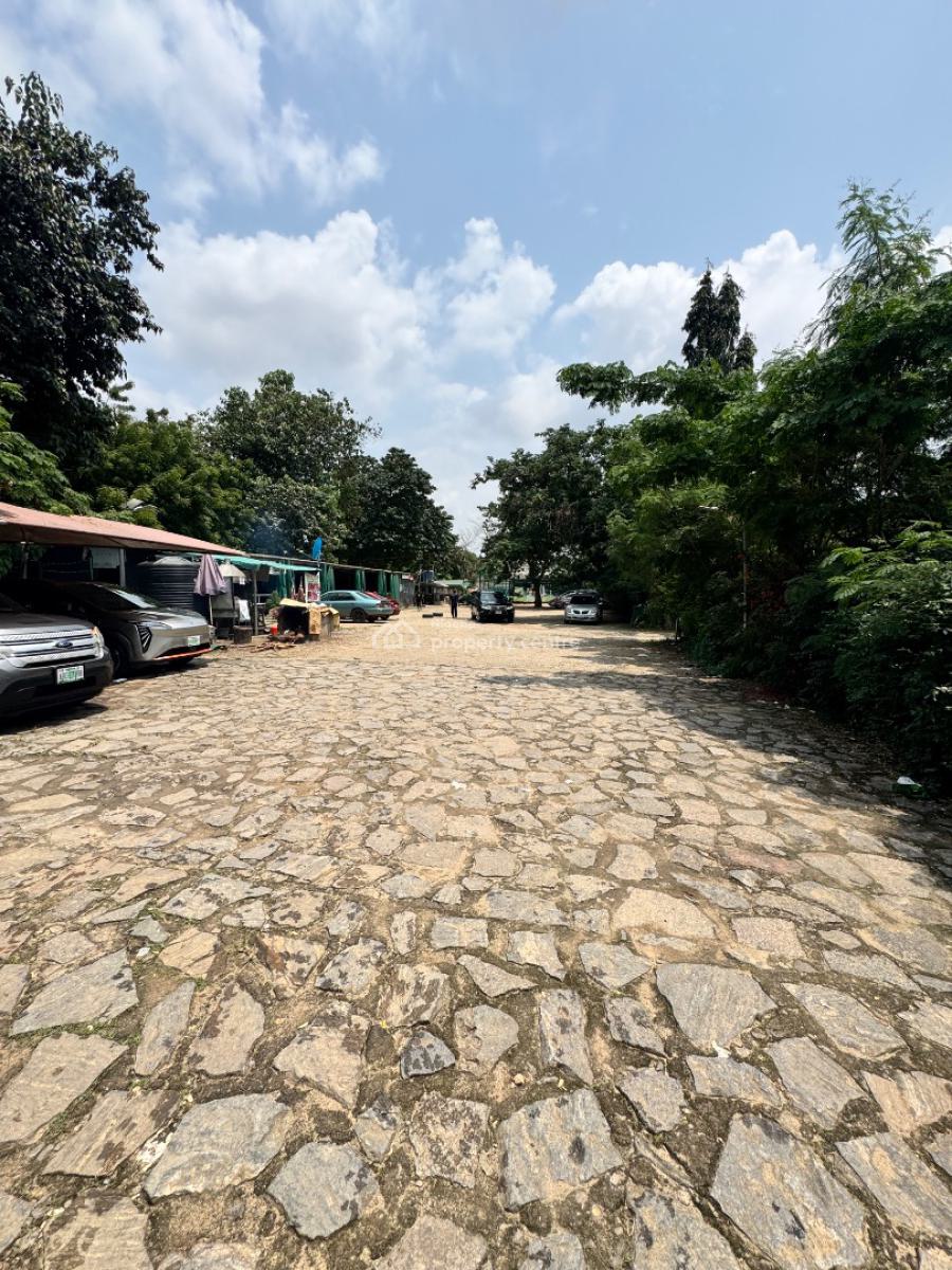 Strategically Speaking Garden/ Recreational Landuse with Approval, Maitama, Maitama District, Abuja, Restaurant / Bar for Rent