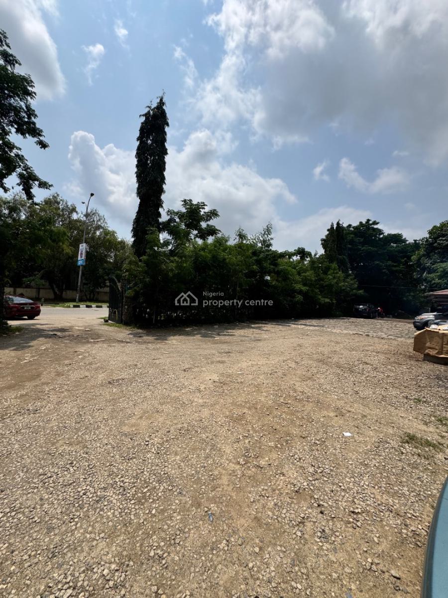 Strategically Speaking Garden/ Recreational Landuse with Approval, Maitama, Maitama District, Abuja, Restaurant / Bar for Rent