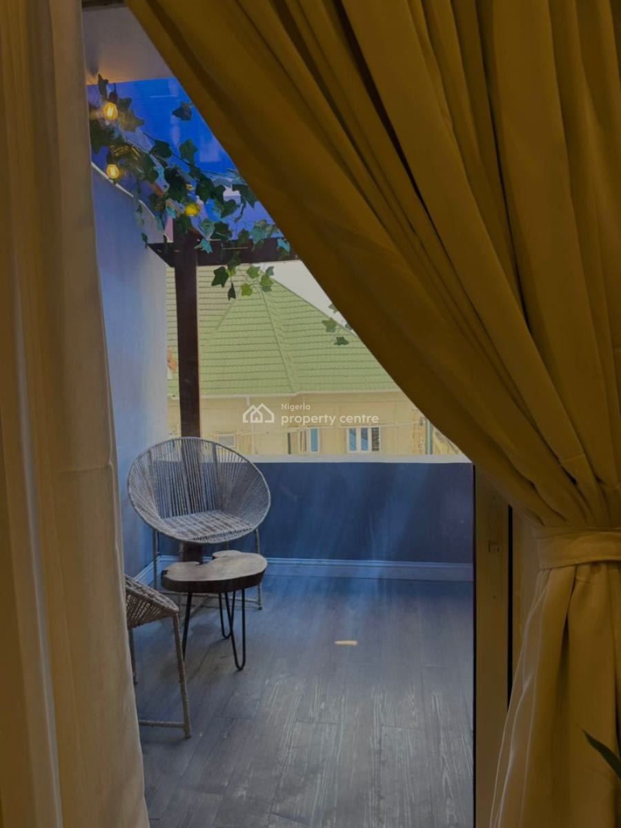 Luxurious Studio Penthouse with Bathub, Admiralty, Lekki Phase 1, Lekki, Lagos, Self Contain (single Rooms) Short Let