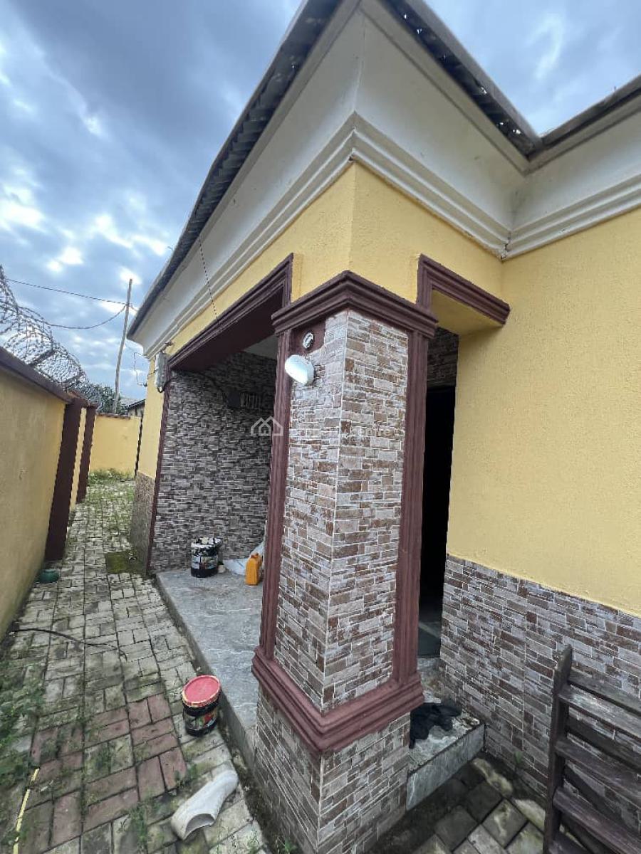 Well Maintained 3bedrooms House at Celica Ibadan, Celica, Alakia, Ibadan, Oyo, Detached Bungalow for Sale