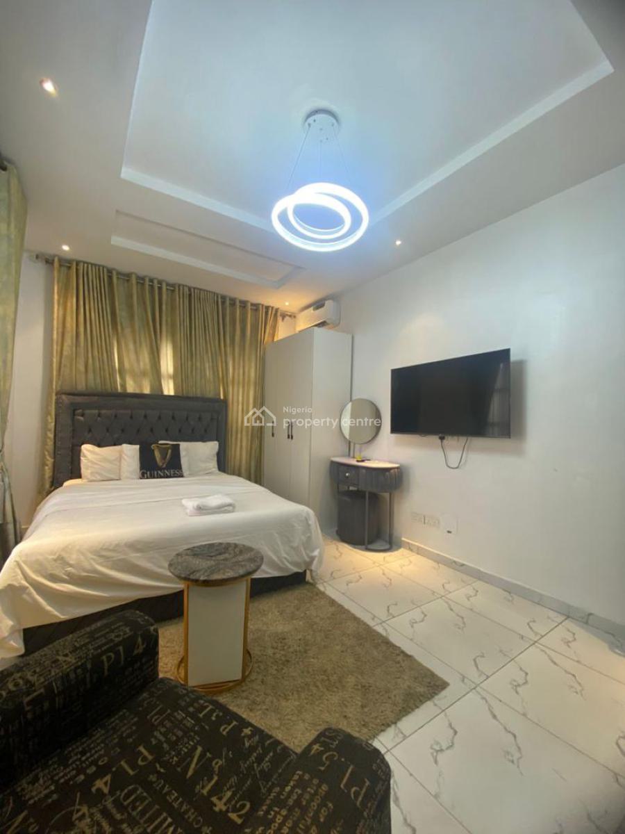 Furnished and Serviced 2 Bedroom En-suite Flat with Fully Fitted Kitch, Lekki Phase 1, Lekki, Lagos, Flat / Apartment for Rent