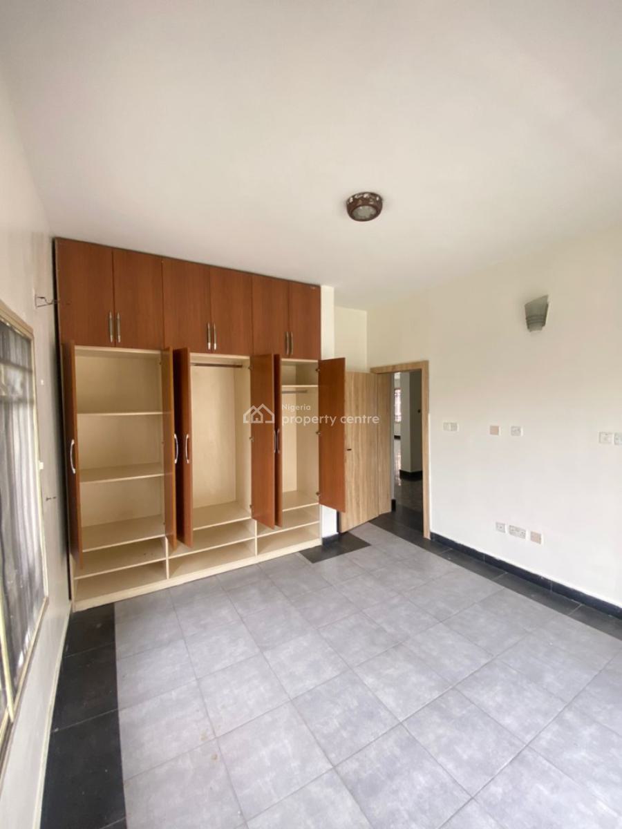 3 Bedroom Apartment in a Well Secured Estate, Lekki Phase 1, Lekki, Lagos, Terraced Duplex for Rent