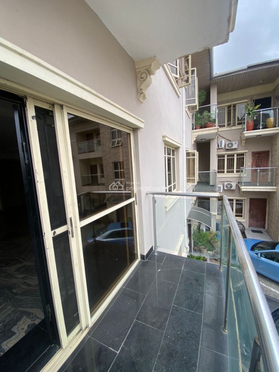 3 Bedroom Apartment in a Well Secured Estate, Lekki Phase 1, Lekki, Lagos, Terraced Duplex for Rent