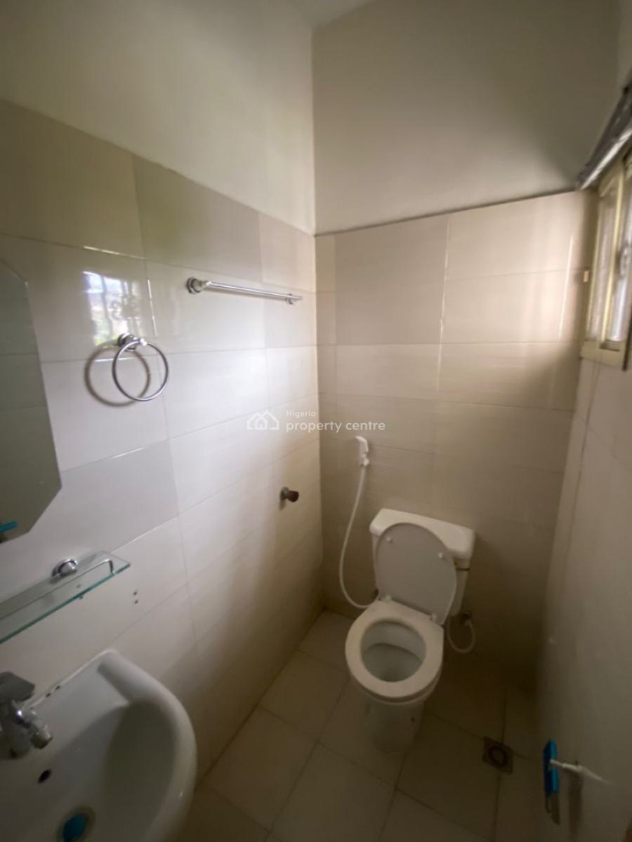 3 Bedroom Apartment in a Well Secured Estate, Lekki Phase 1, Lekki, Lagos, Terraced Duplex for Rent