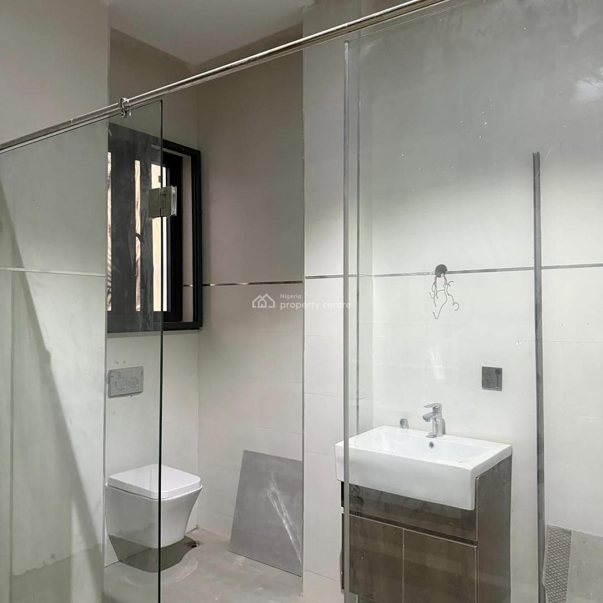 3 Bedroom Apartment, Guzape District, Abuja, Flat / Apartment for Sale