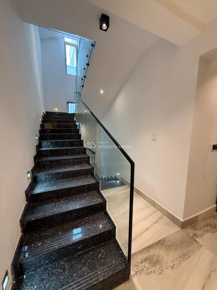 5bedroom Detached Duplex with Bq, Guzape District, Abuja, Detached Duplex for Sale