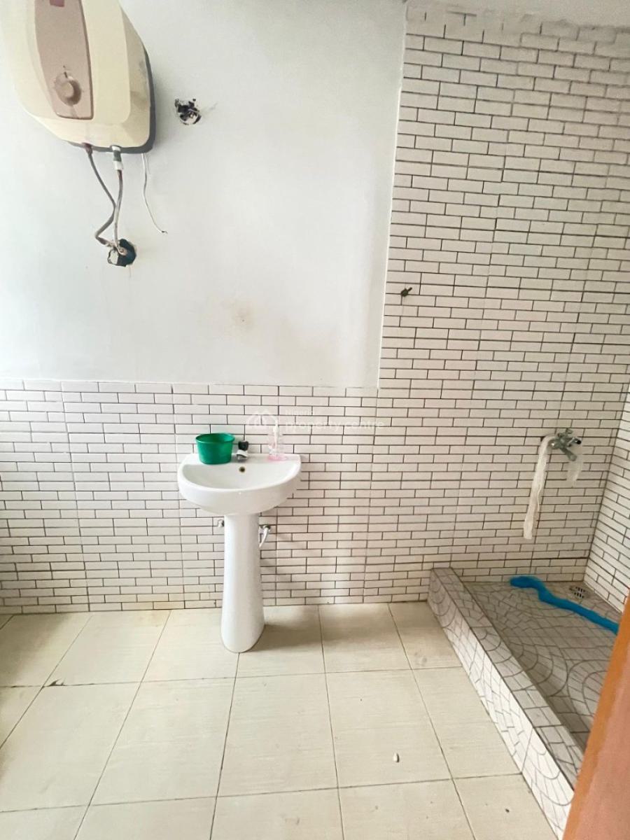 Standard 3 Bedroom Apartment in a Good Neighborhood, Ikota, Lekki, Lagos, Flat / Apartment for Rent