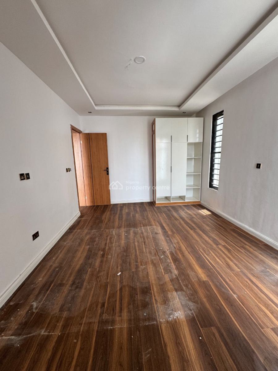 𝐖𝐄𝐋𝐋 𝐌𝐀𝐈𝐍𝐓𝐀𝐈𝐍𝐄𝐃 2 𝐁𝐄𝐃𝐑𝐎𝐎𝐌 𝐀𝐏𝐀𝐑𝐓𝐌𝐄𝐍𝐓, Ikate, Lekki, Lagos, Flat / Apartment for Rent