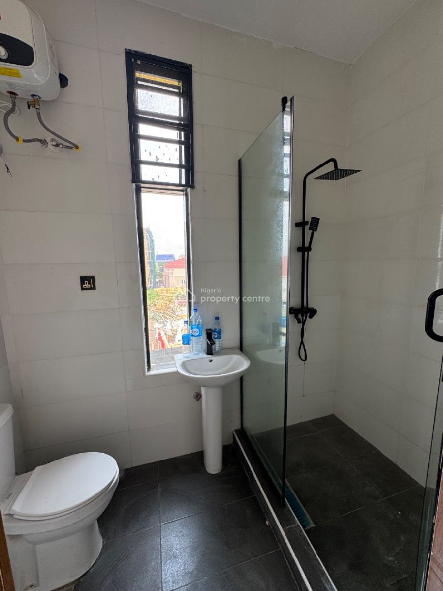 𝐖𝐄𝐋𝐋 𝐌𝐀𝐈𝐍𝐓𝐀𝐈𝐍𝐄𝐃 2 𝐁𝐄𝐃𝐑𝐎𝐎𝐌 𝐀𝐏𝐀𝐑𝐓𝐌𝐄𝐍𝐓, Ikate, Lekki, Lagos, Flat / Apartment for Rent