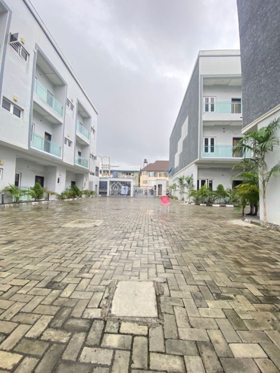 Luxurious Spacious 4 Bedroom Terraced Duplex with Excellent Facilities, Mobile Road, Lekki-ajah, Ajah, Lagos, Terraced Duplex for Rent