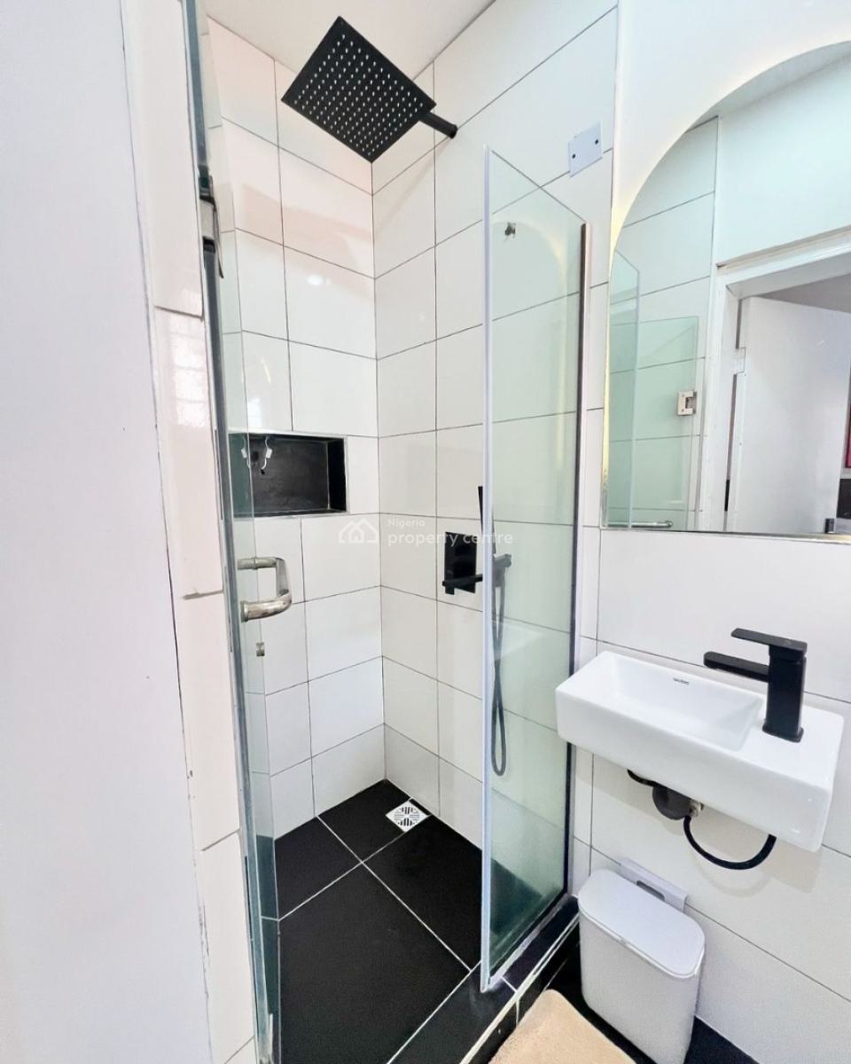 Spacious Furnished 2 Bedroom Apartment, Lekki Phase 1, Lekki, Lagos, Flat / Apartment for Rent