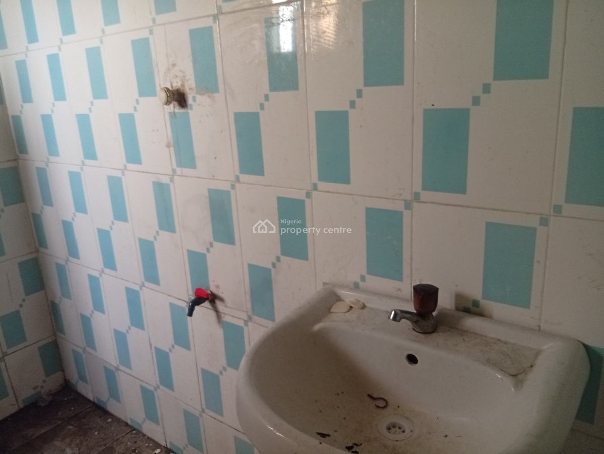 2 Bedrooms Flat, Upstairs, Bakery Road, Bogije, Ibeju Lekki, Lagos, Flat / Apartment for Rent