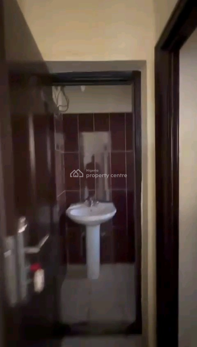 Spacious 1-bedroom Apartment, Wuye, Abuja, Flat / Apartment for Rent