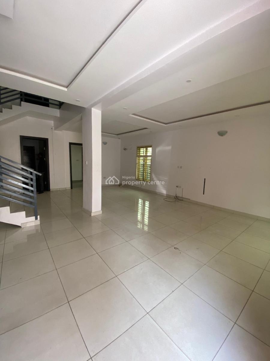 Luxury 4 Bedroom Maisonette Apartment with a Room Bq, Lekki Phase 1, Lekki, Lagos, Flat / Apartment for Rent