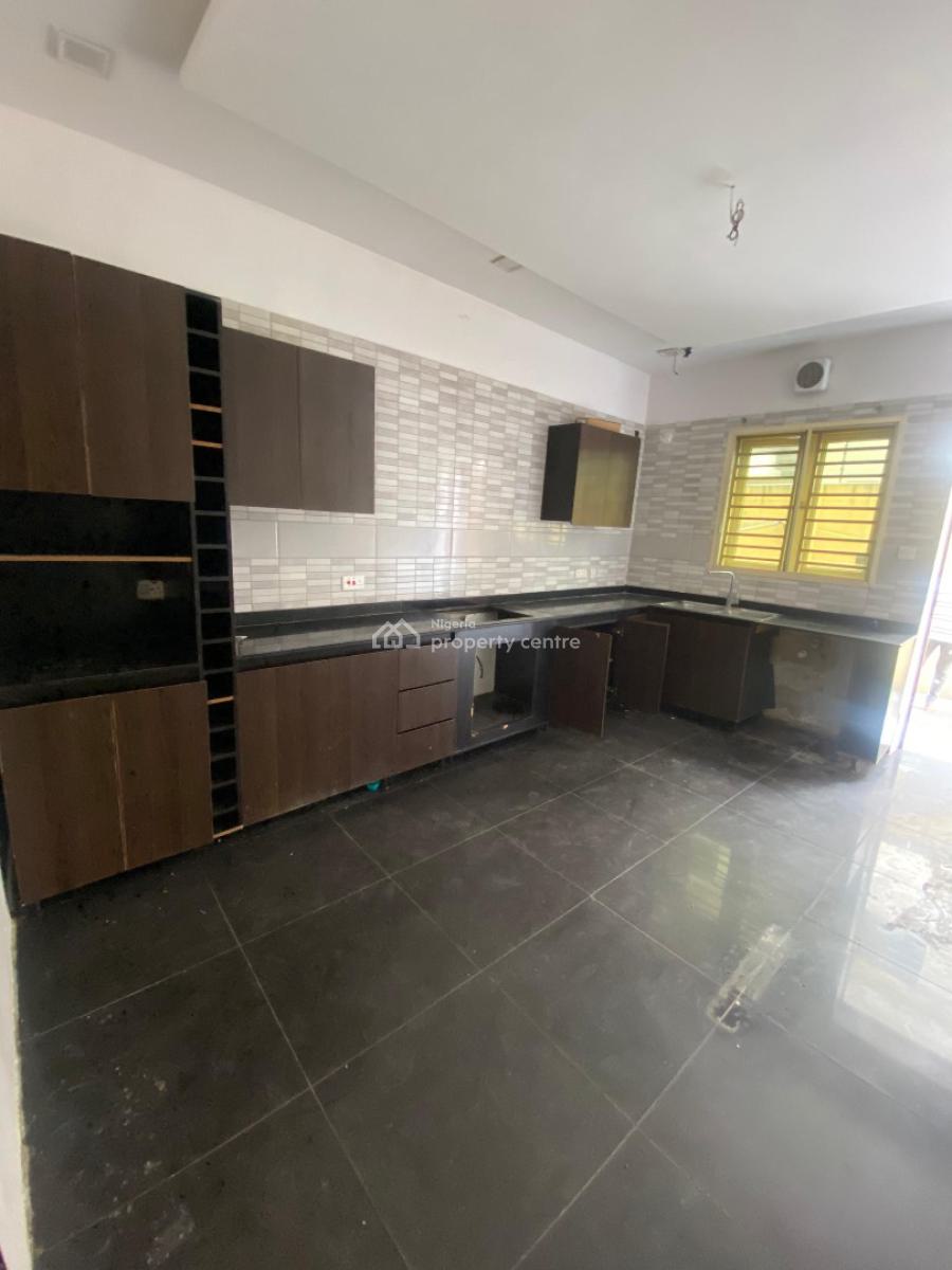 Luxury 4 Bedroom Maisonette Apartment with a Room Bq, Lekki Phase 1, Lekki, Lagos, Flat / Apartment for Rent