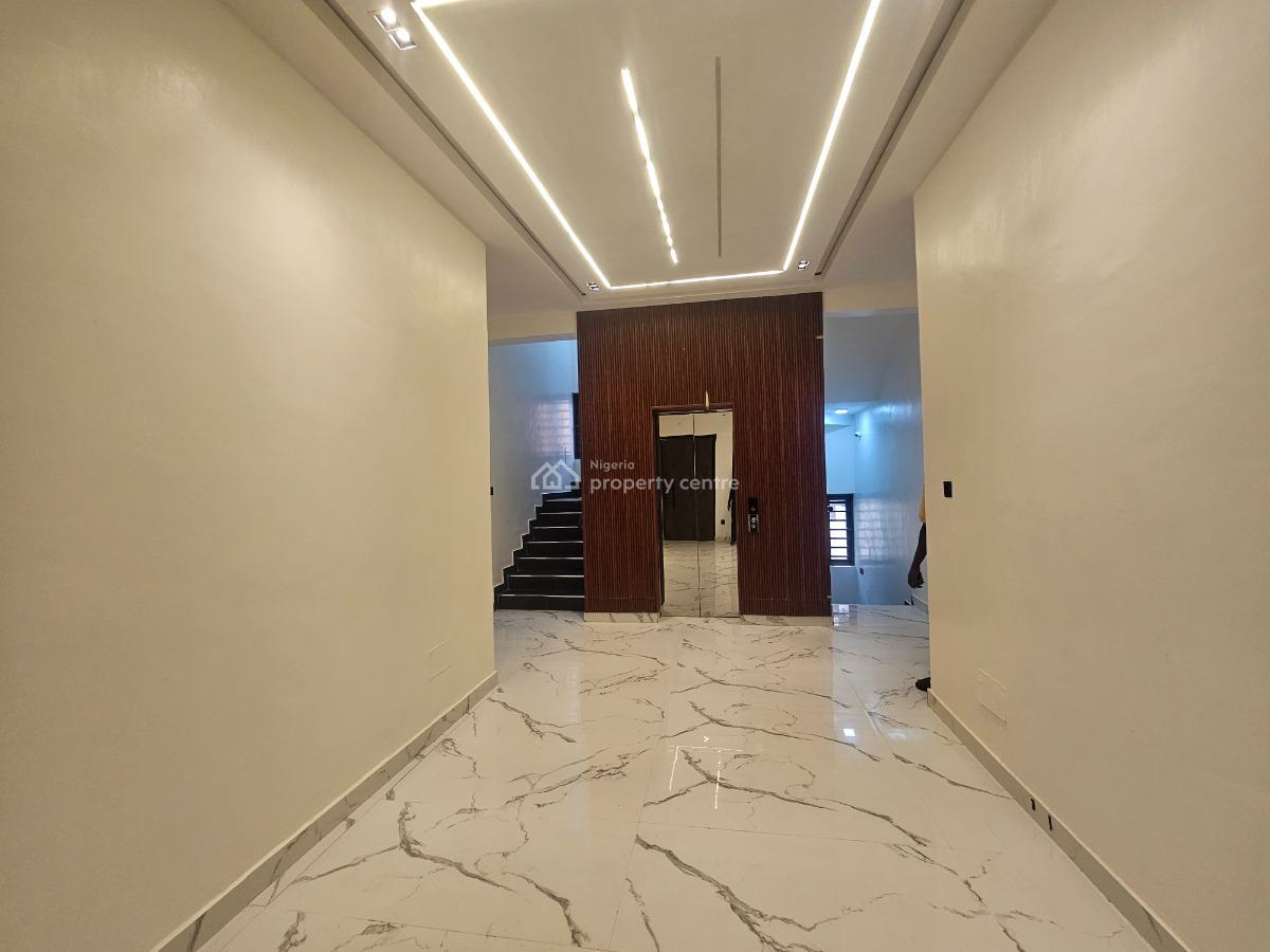 Newly Built 2 Bedrooms Apartment, Lekki Phase 1, Lekki, Lagos, Flat / Apartment for Sale