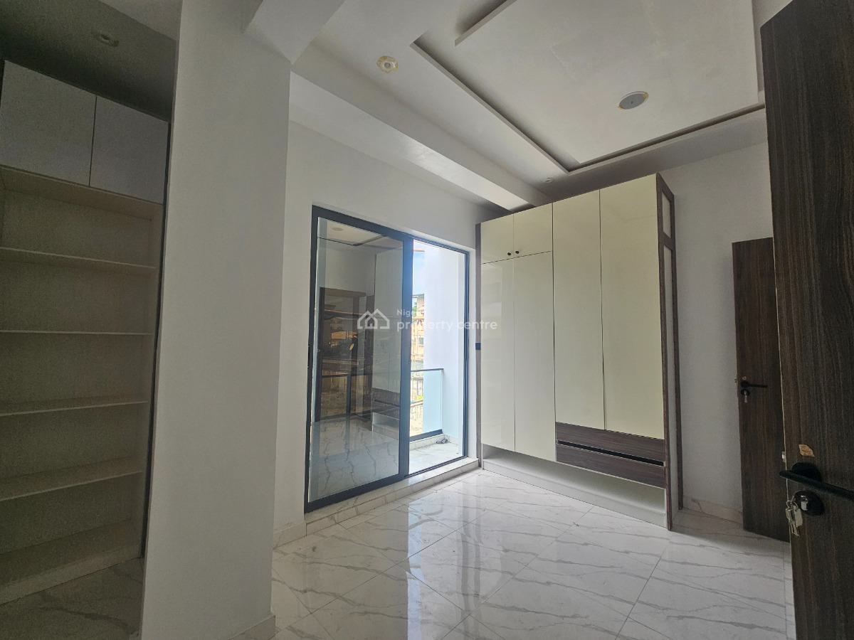 Newly Built 2 Bedrooms Apartment, Lekki Phase 1, Lekki, Lagos, Flat / Apartment for Sale