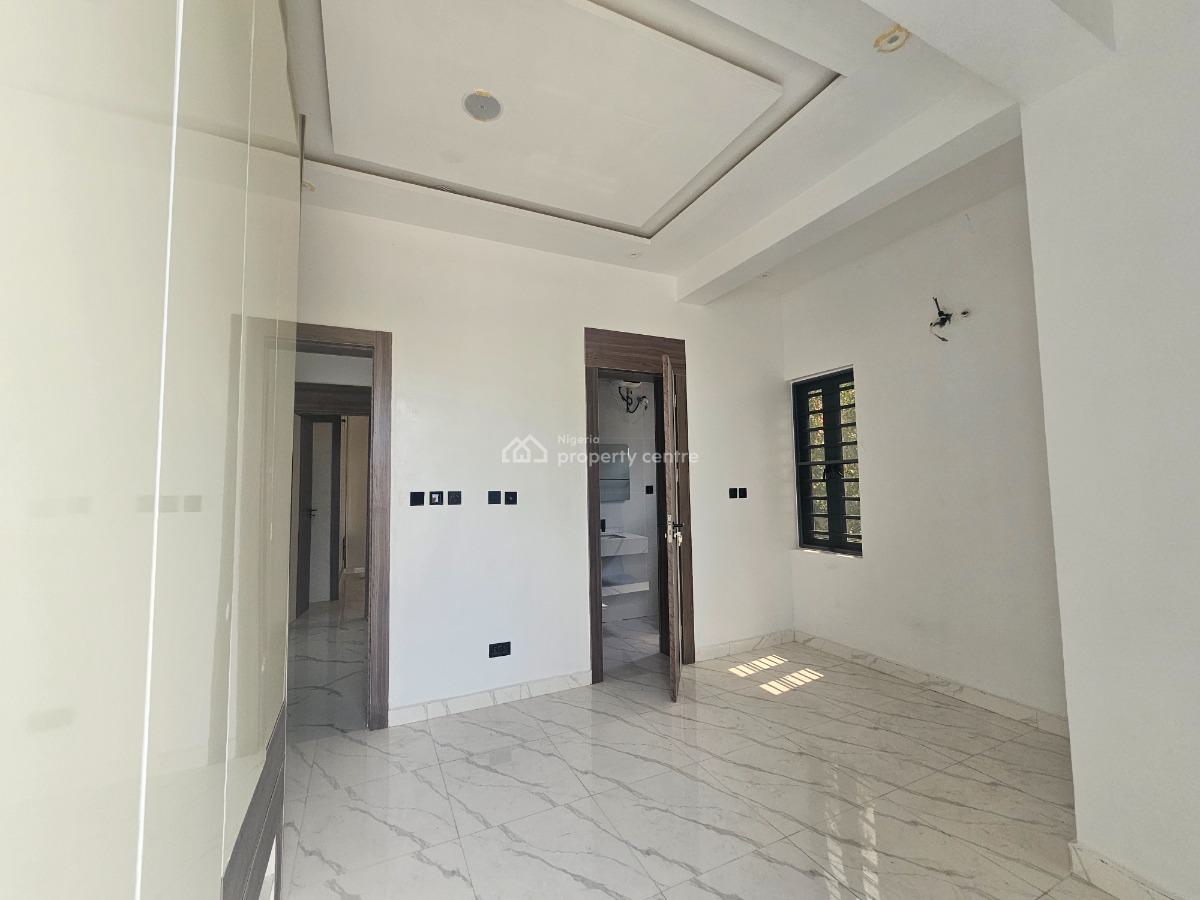 Newly Built 2 Bedrooms Apartment, Lekki Phase 1, Lekki, Lagos, Flat / Apartment for Sale