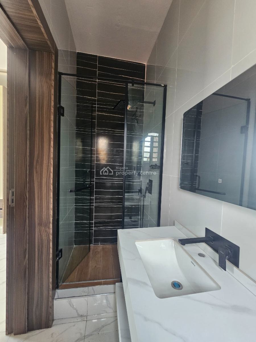 Newly Built 2 Bedrooms Apartment, Lekki Phase 1, Lekki, Lagos, Flat / Apartment for Sale